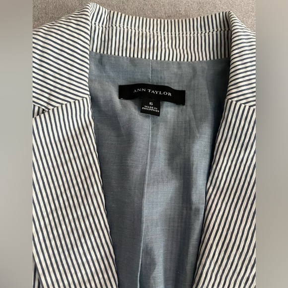 [6]Ann Taylor Navy and White Striped Cotton Blend Light Blazer - Picture 3 of 12
